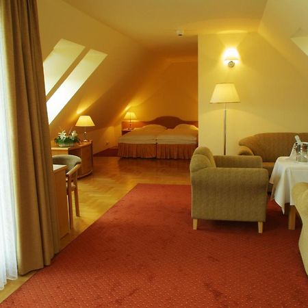 Hotel Bielany Bielany Wrocławskie Екстериор снимка