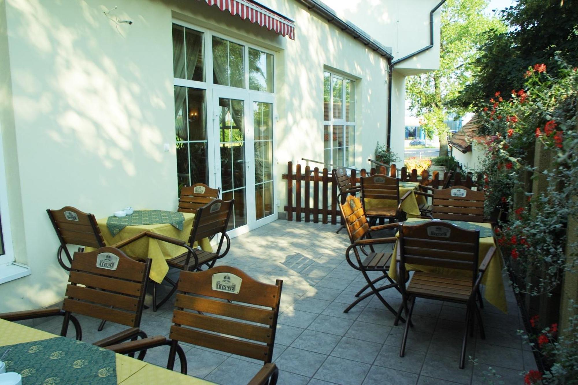 Hotel Bielany Bielany Wrocławskie Екстериор снимка