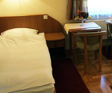 Hotel Bielany Bielany Wrocławskie Стая снимка