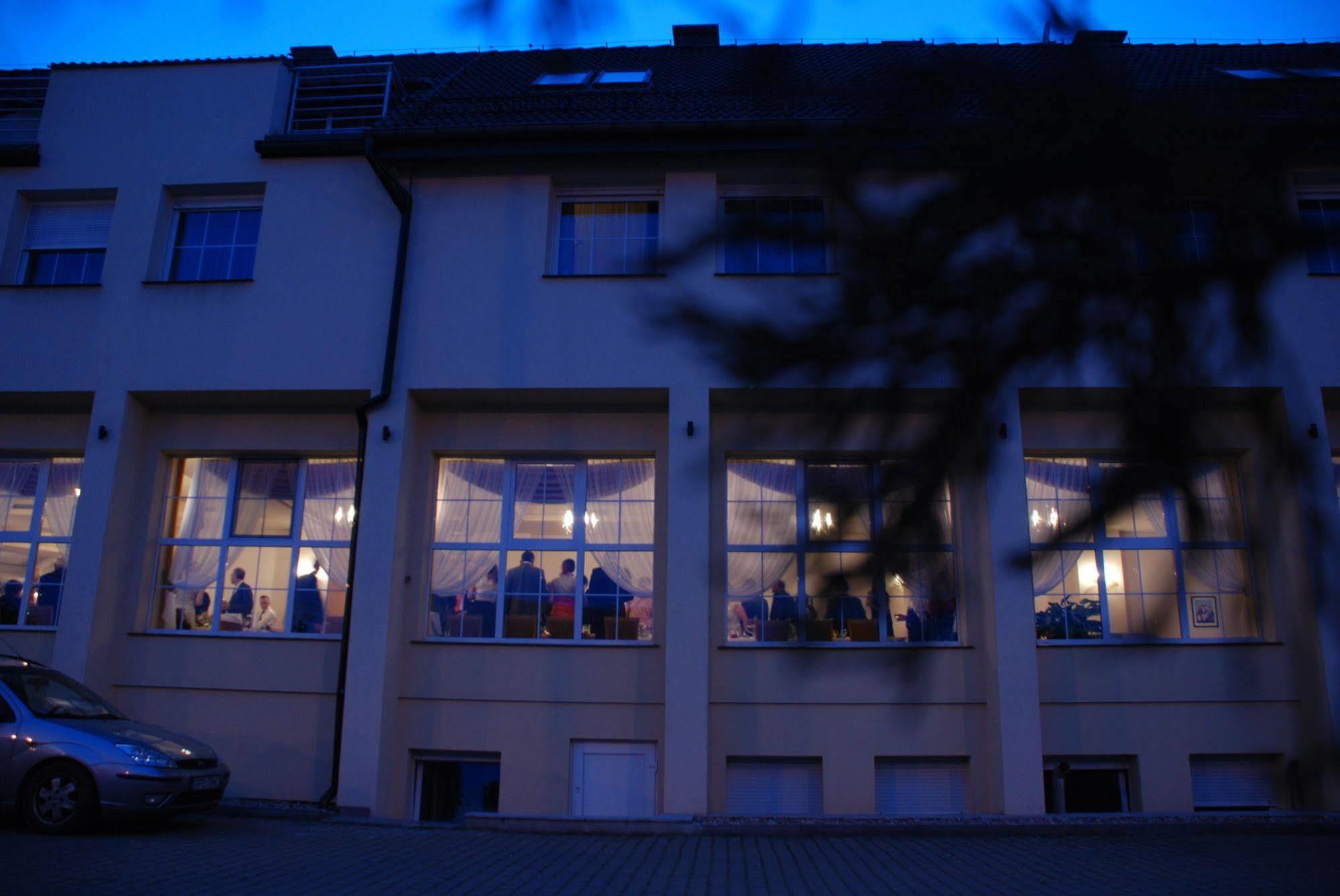 Hotel Bielany Bielany Wrocławskie Екстериор снимка