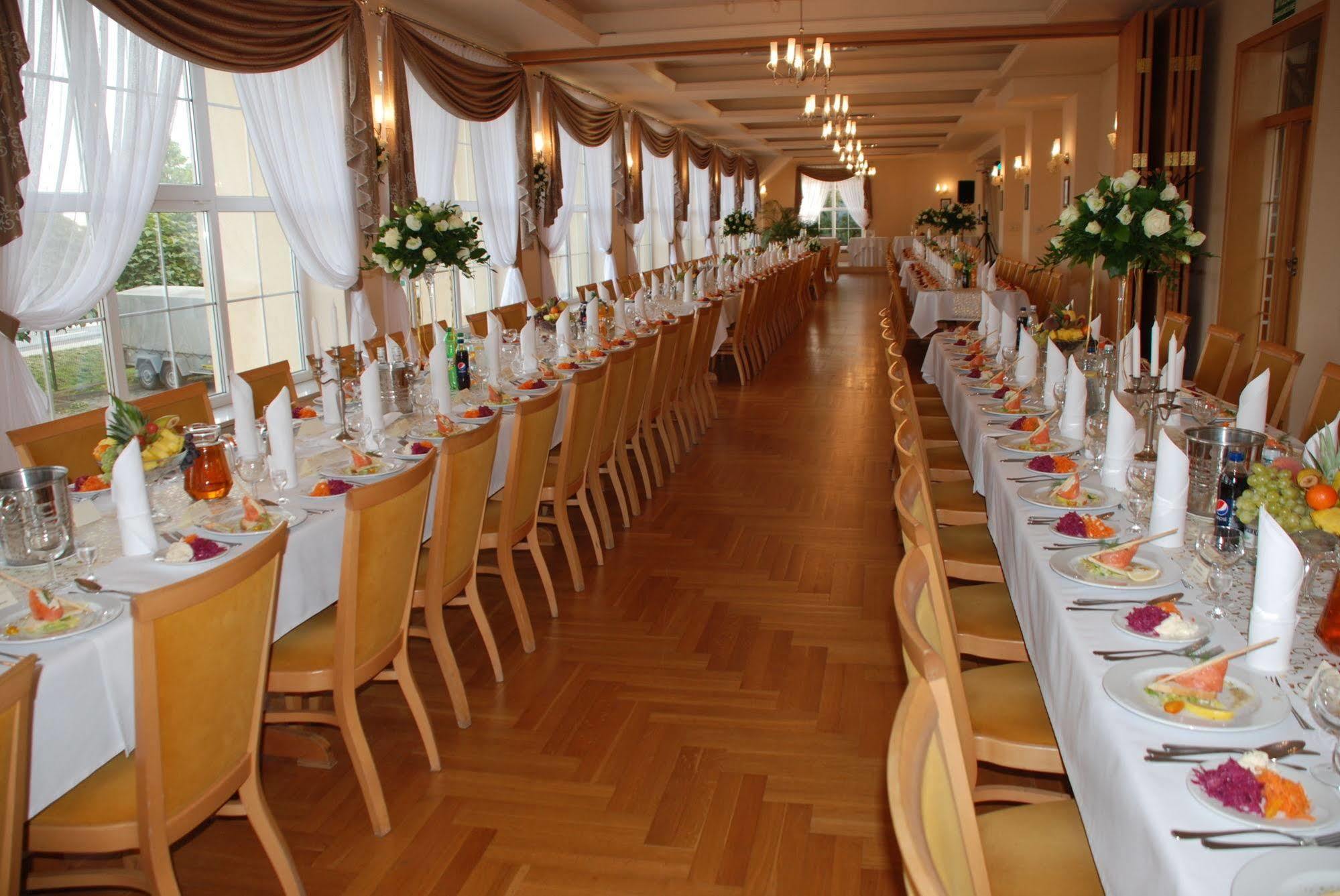 Hotel Bielany Bielany Wrocławskie Екстериор снимка