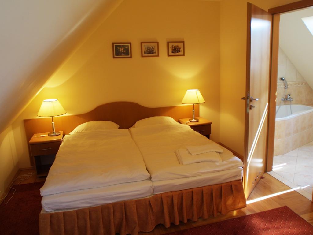 Hotel Bielany Bielany Wrocławskie Екстериор снимка